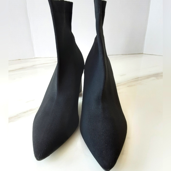 Pretty Little Thing Black Knit Chunky Heel Bootie Sz - Picture 3 of 10